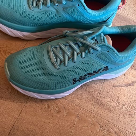 HOKA ONE ONE CLIFTONS 8.5 NEW - Picture 4 of 7